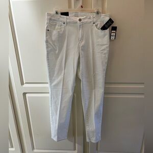 NWT Crown & Ivy Women's Straight Leg White Jeans
